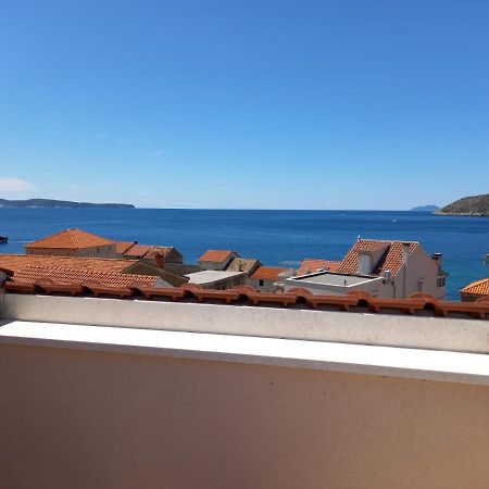 Seaview Suites Ondina Komiza Exterior photo