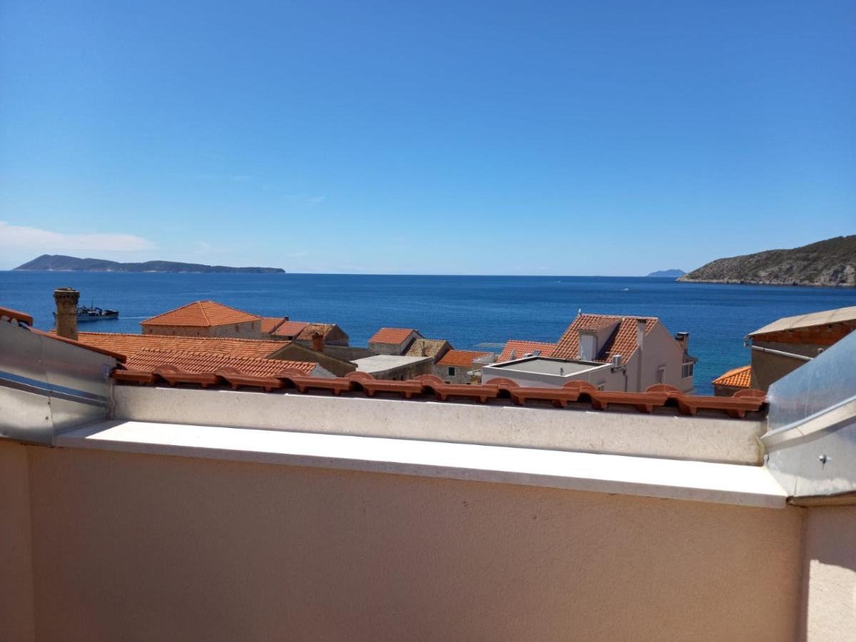 Seaview Suites Ondina Komiza Exterior photo