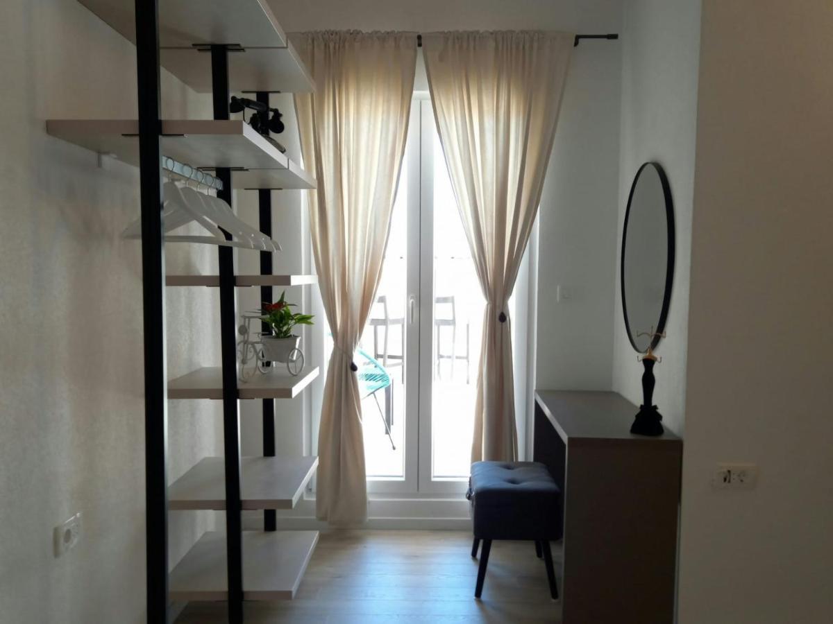 Seaview Suites Ondina Komiza Exterior photo