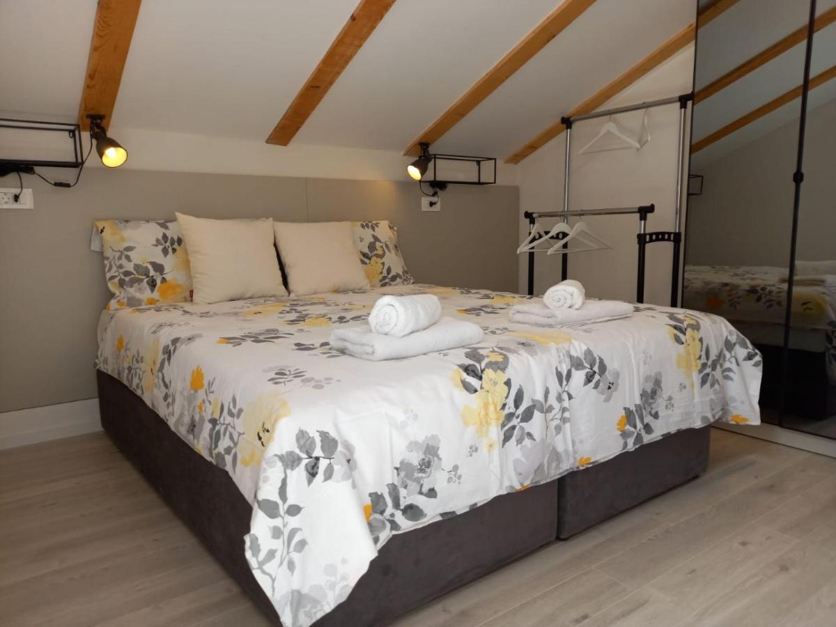 Seaview Suites Ondina Komiza Exterior photo