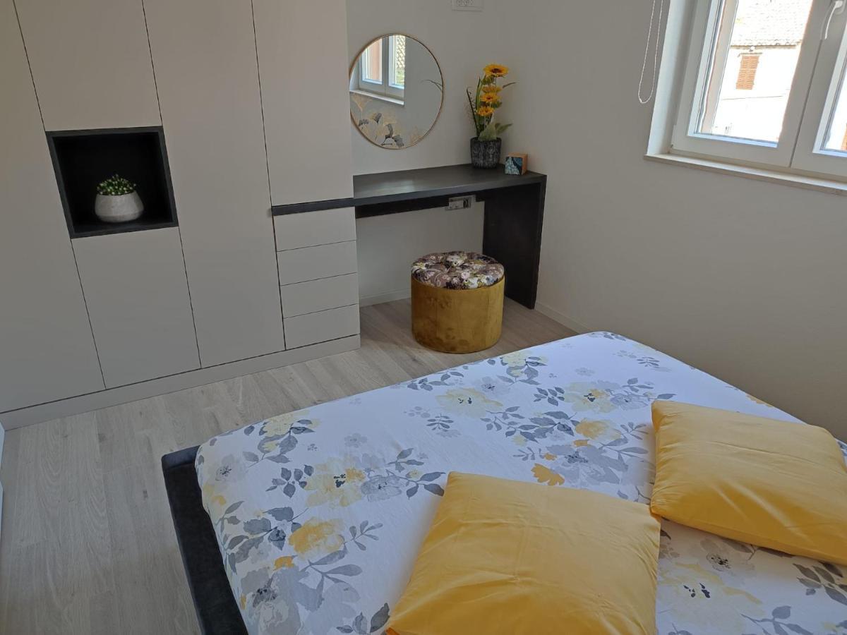 Seaview Suites Ondina Komiza Exterior photo