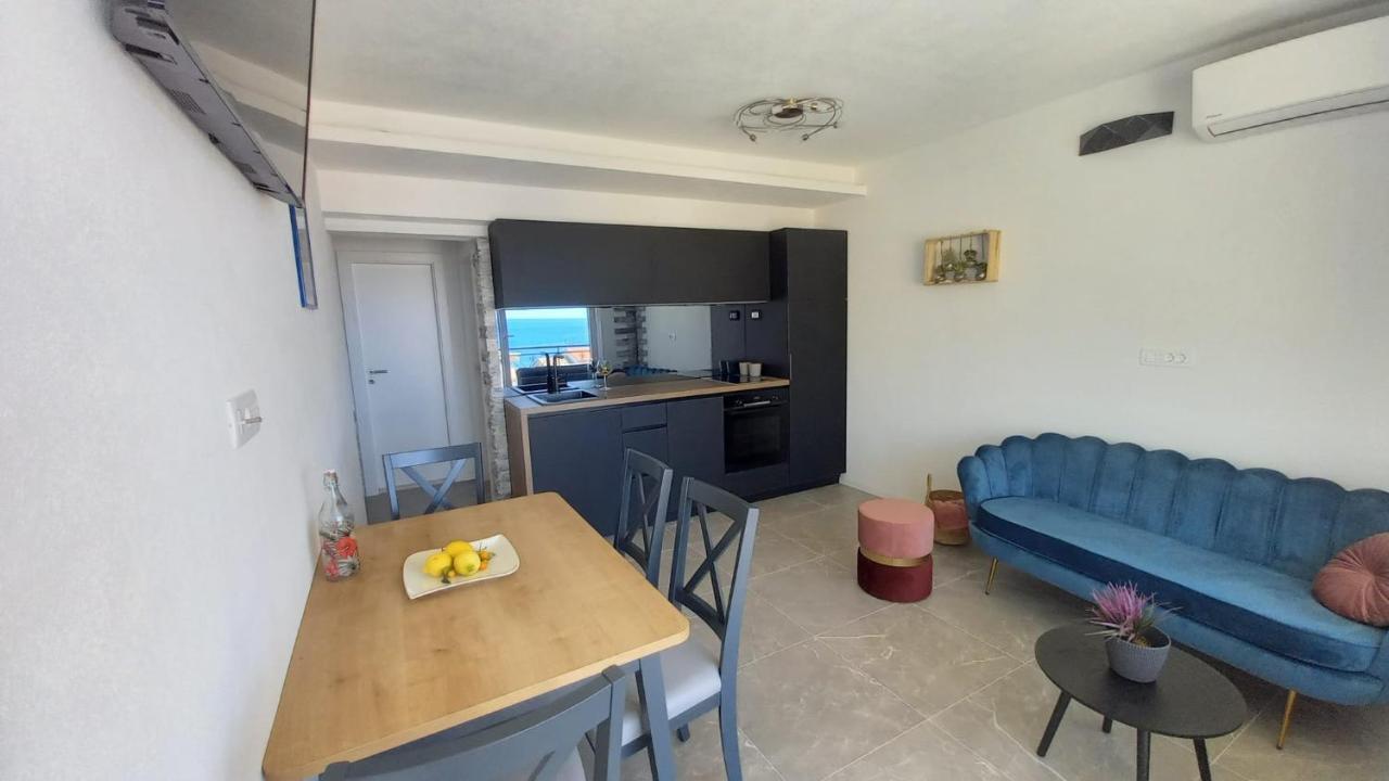 Seaview Suites Ondina Komiza Exterior photo
