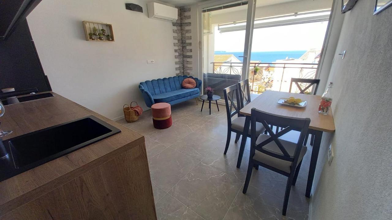 Seaview Suites Ondina Komiza Exterior photo